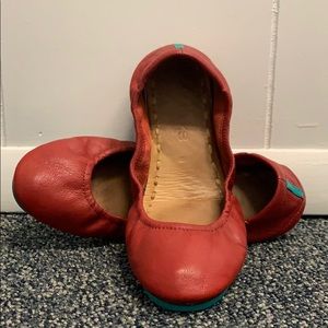TIEKS CARDINAL RED FLATS GUC